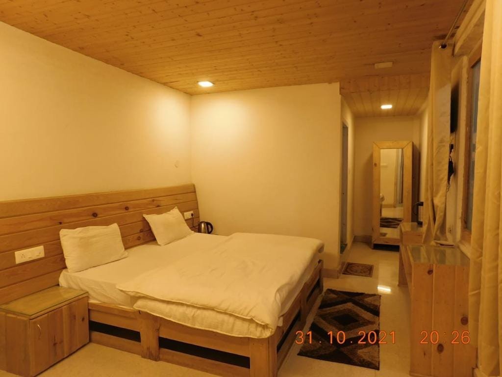 Hotel Charan Paduka, Badrinath