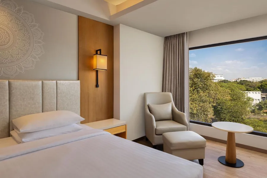 Courtyard by Marriott - photo 2