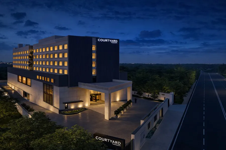 Courtyard by Marriott - photo 3