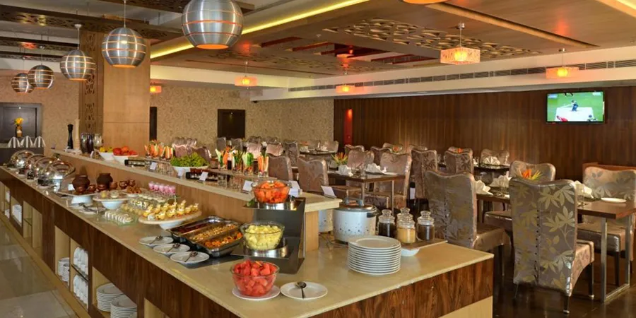 Fortune Hotel - photo 1